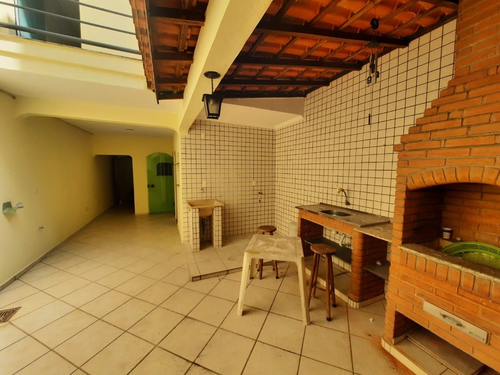 Casa, 3 quartos, 220 m² - Foto 1