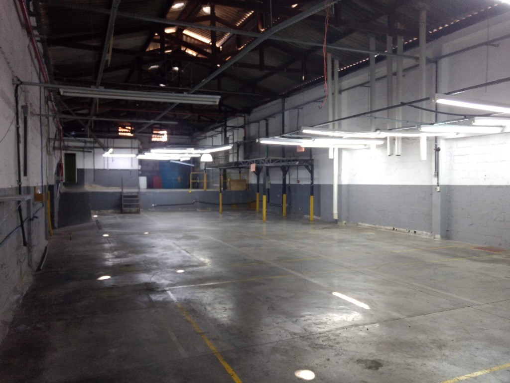 Depósito-Galpão, 1000 m² - Foto 1