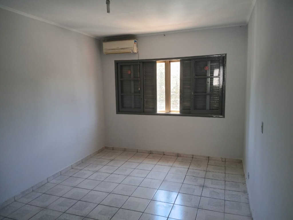 Casa, 3 quartos, 214 m² - Foto 4