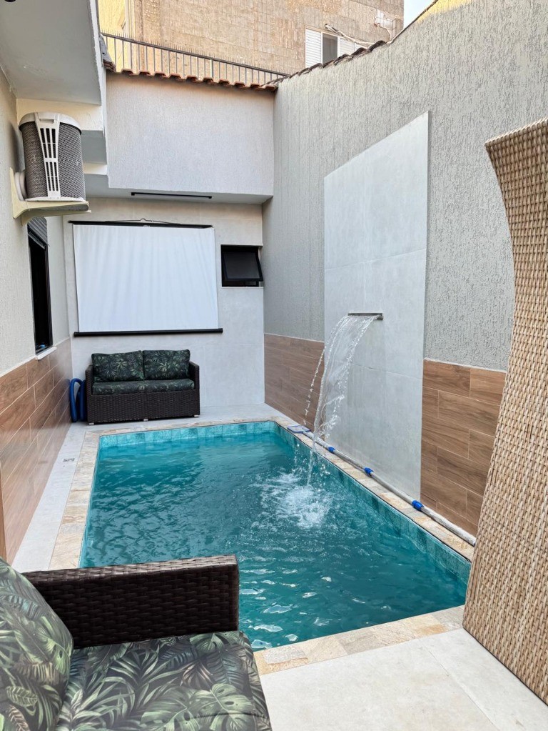 Casa, 4 quartos, 200 m² - Foto 1