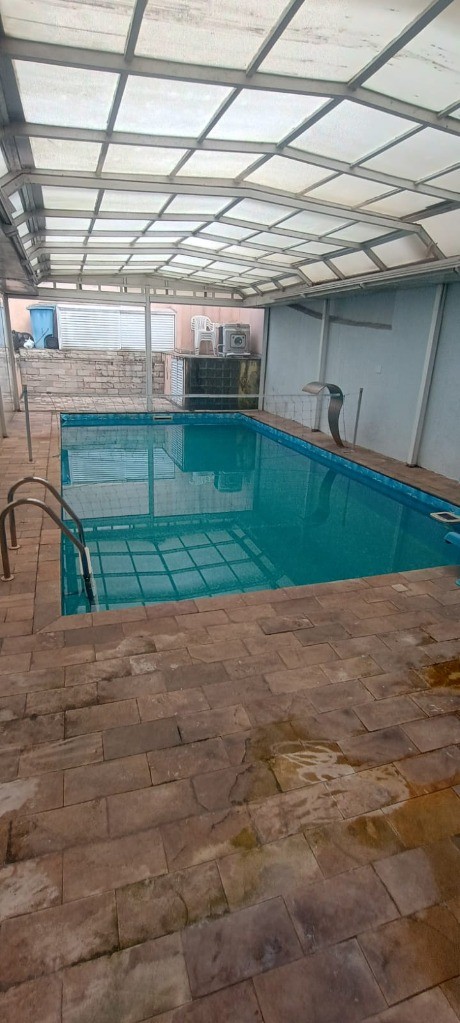 Casa, 4 quartos, 185 m² - Foto 1
