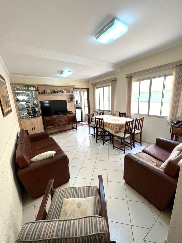 Casa, 4 quartos, 194 m² - Foto 1