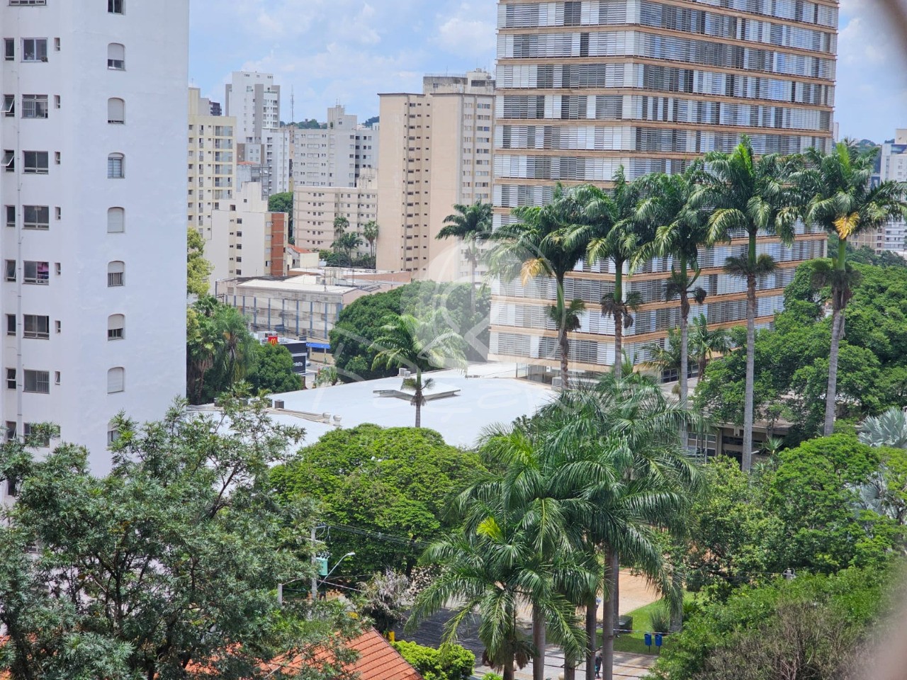 Apartamento à venda com 3 quartos, 140m² - Foto 4