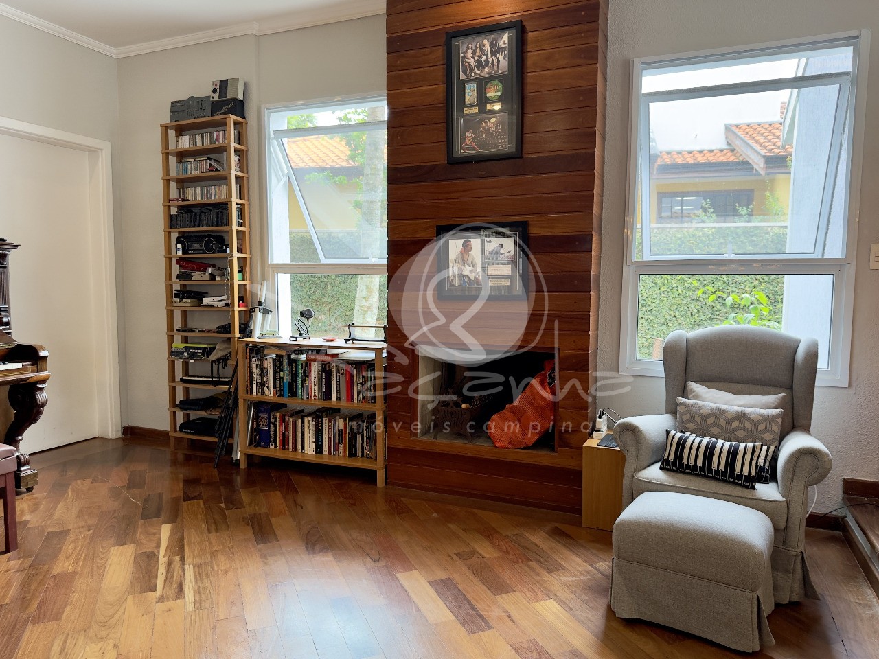 Casa de Condomínio à venda com 4 quartos, 361m² - Foto 2