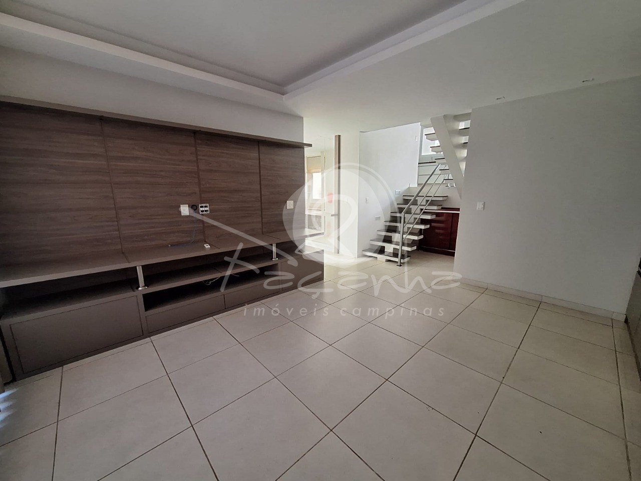 Casa de Condomínio à venda e aluguel com 3 quartos, 250m² - Foto 4