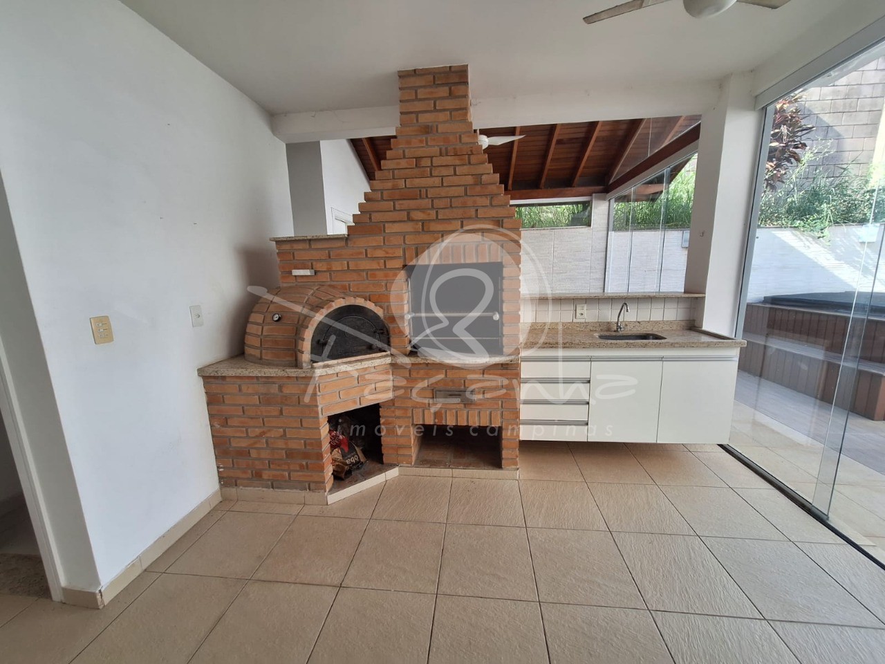 Casa de Condomínio à venda e aluguel com 3 quartos, 250m² - Foto 18