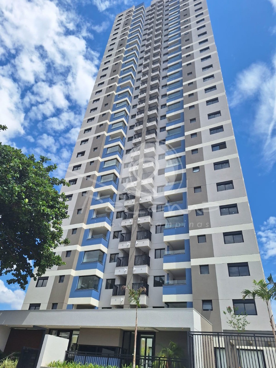 Apartamento à venda com 3 quartos, 105m² - Foto 1