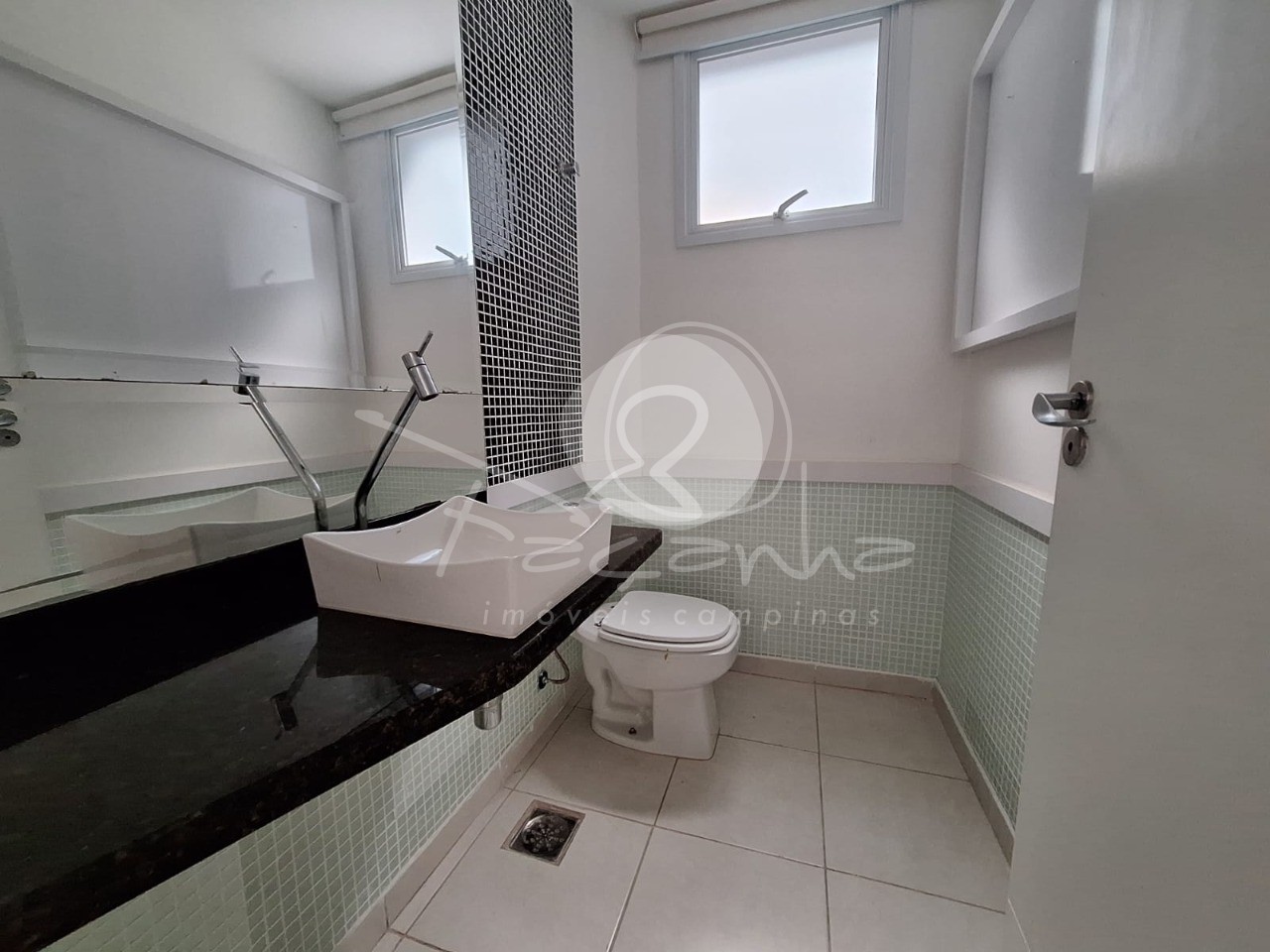 Casa de Condomínio à venda e aluguel com 3 quartos, 250m² - Foto 15