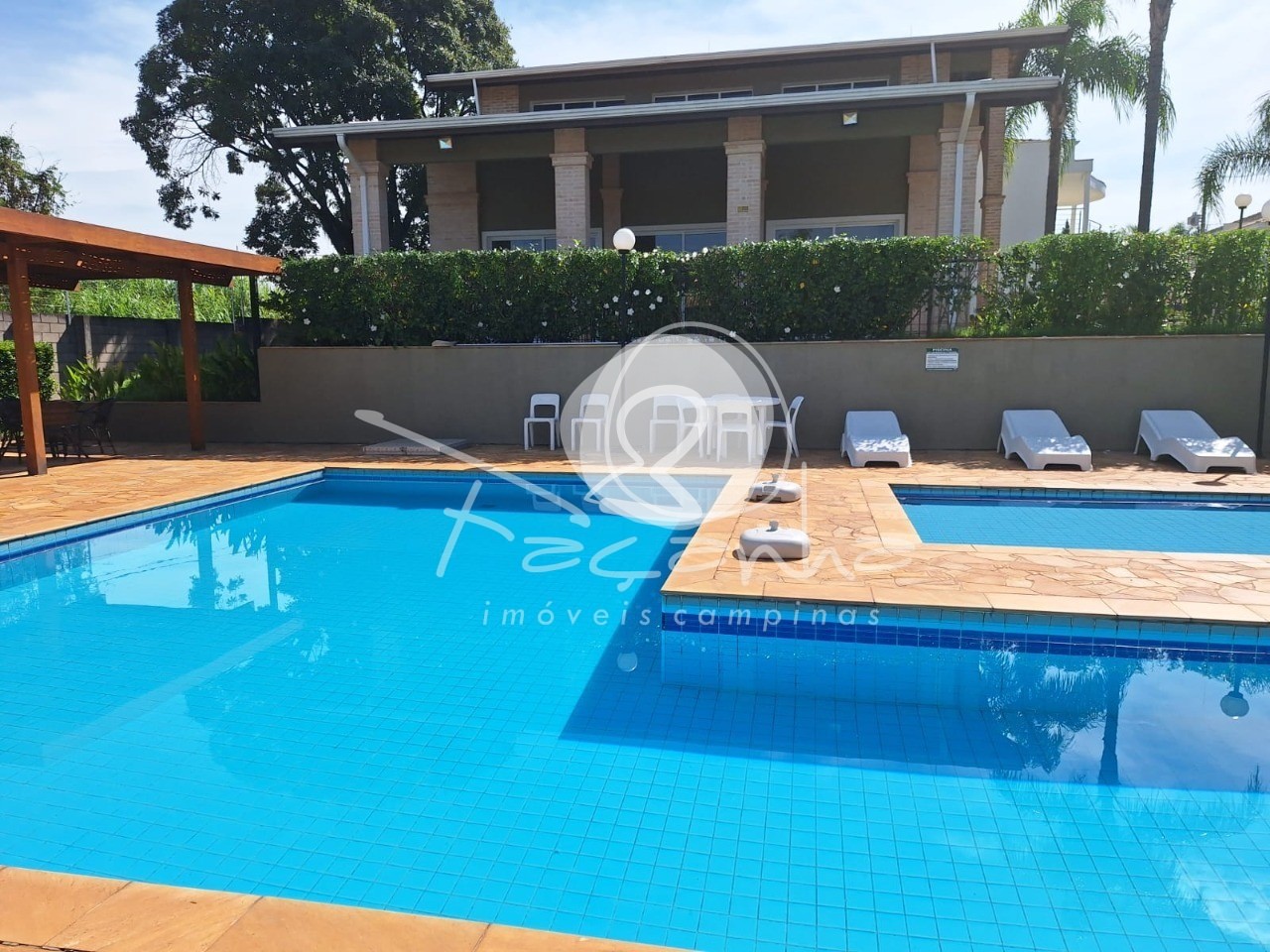 Casa de Condomínio à venda e aluguel com 3 quartos, 250m² - Foto 24