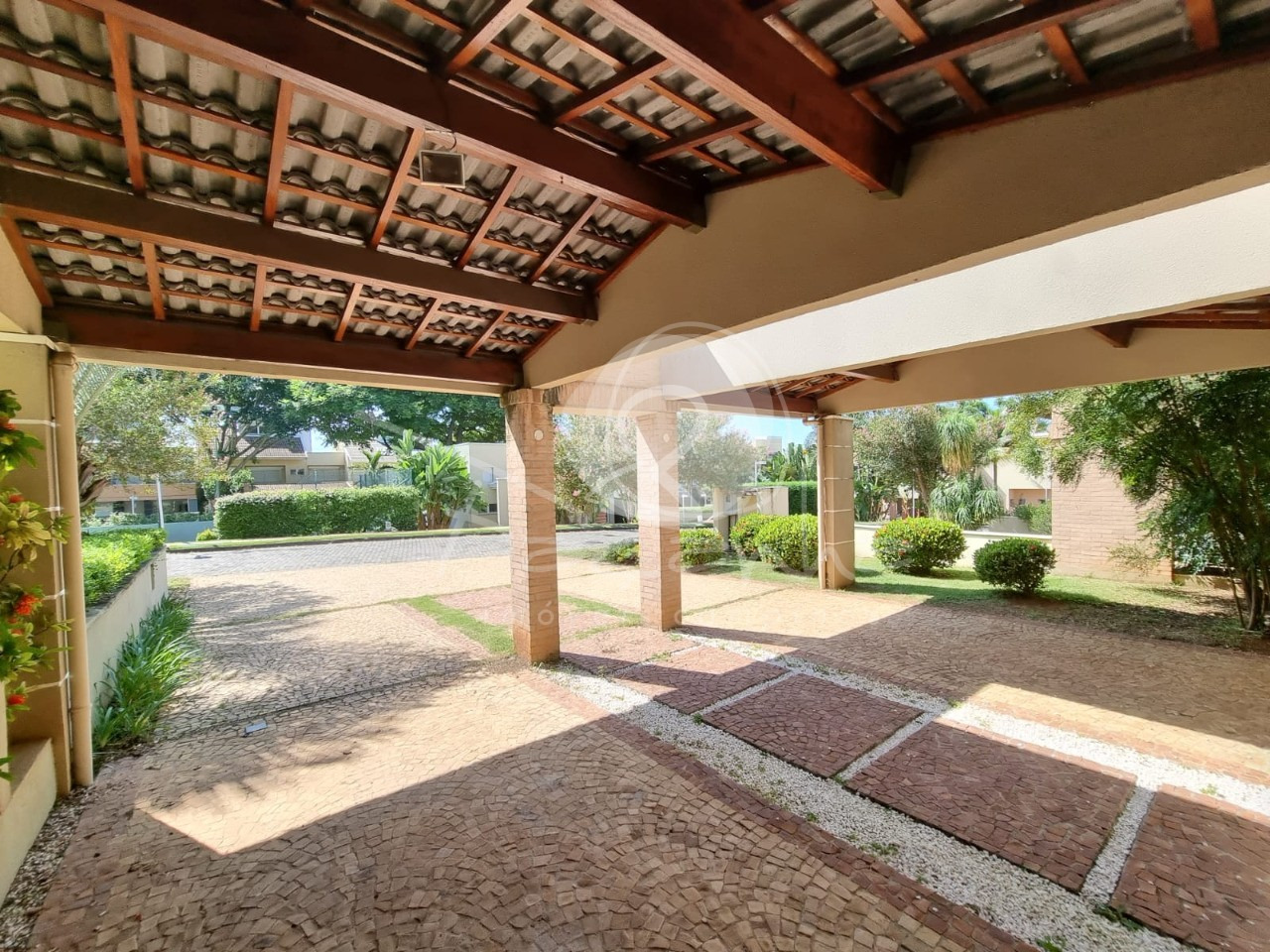 Casa de Condomínio à venda e aluguel com 4 quartos, 336m² - Foto 25