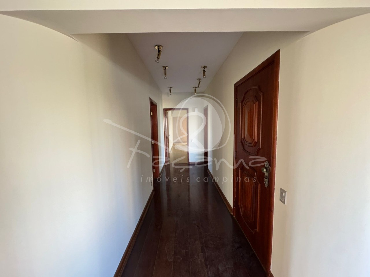 Apartamento à venda e aluguel com 3 quartos, 200m² - Foto 10