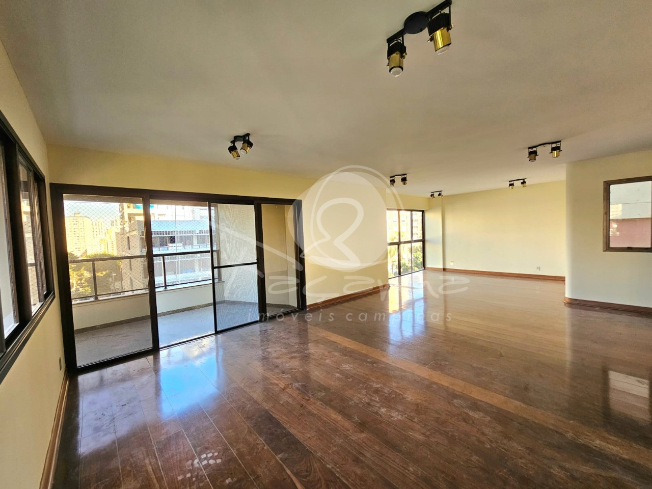 Apartamento à venda e aluguel com 3 quartos, 200m² - Foto 4