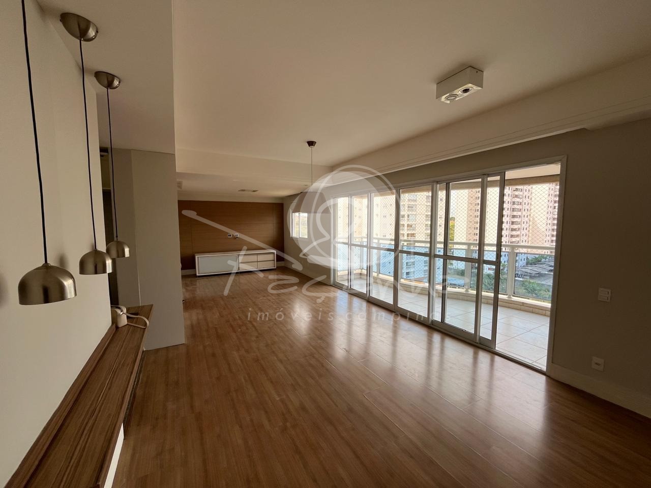 Apartamento à venda com 3 quartos, 104m² - Foto 1