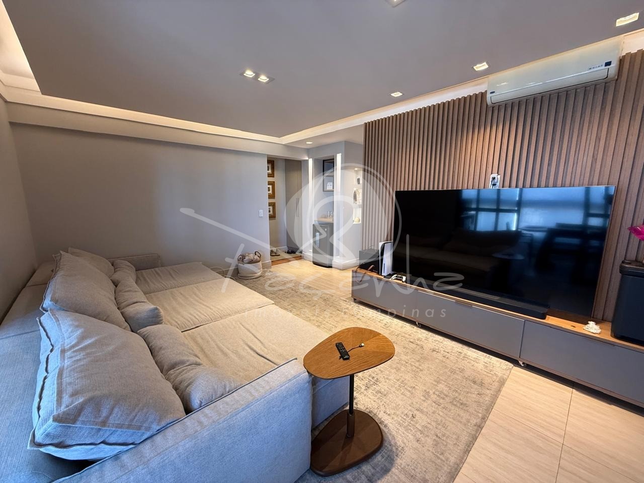 Apartamento para alugar com 3 quartos, 117m² - Foto 2