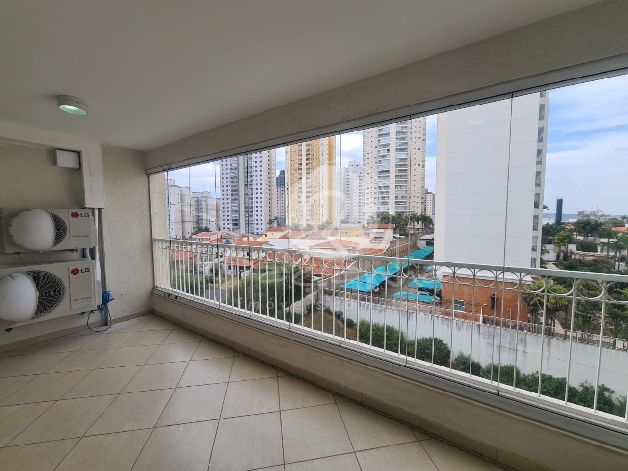 Apartamento para alugar com 3 quartos, 98m² - Foto 7