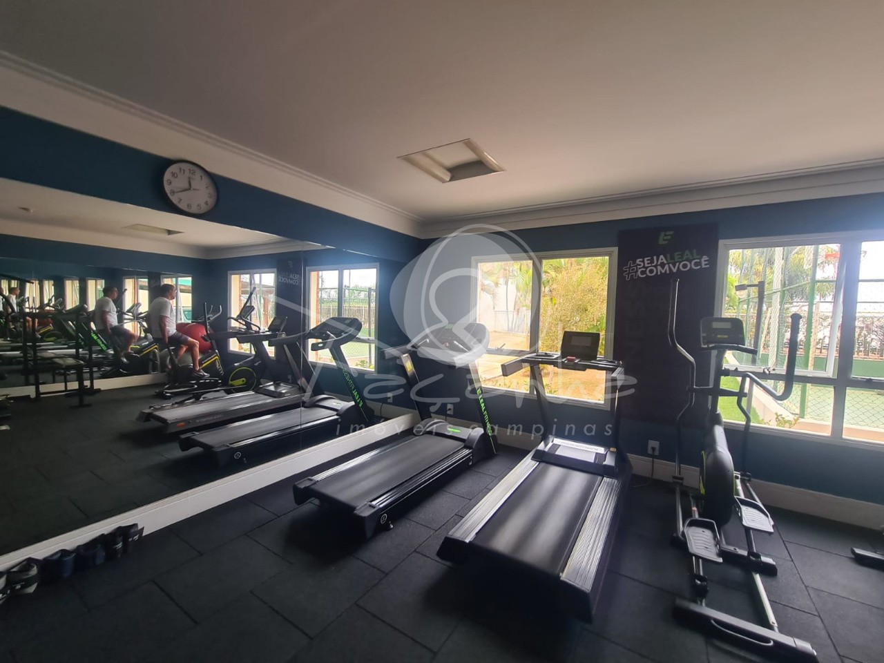 Apartamento para alugar com 3 quartos, 98m² - Foto 40