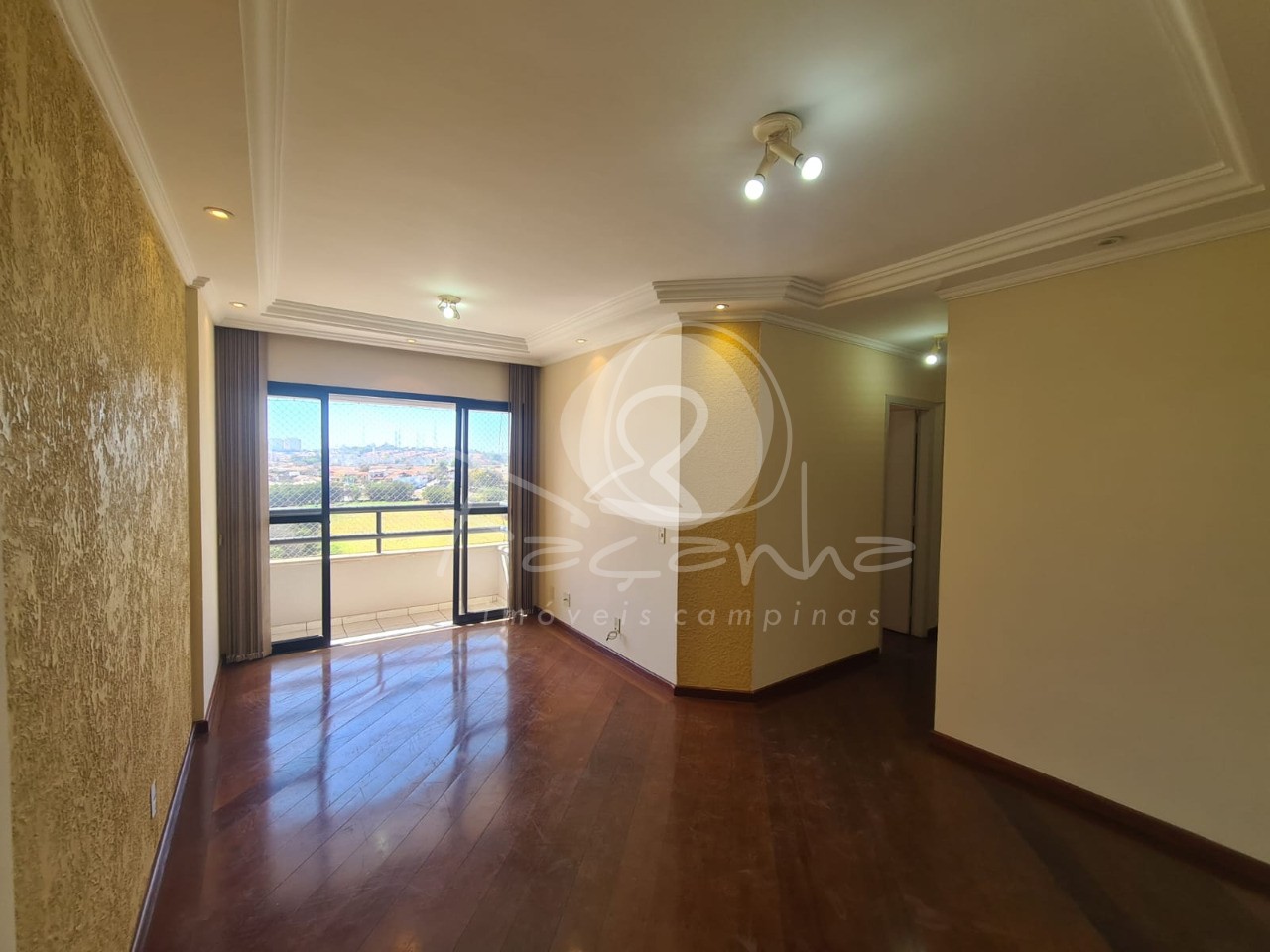 Apartamento à venda com 3 quartos, 77m² - Foto 2