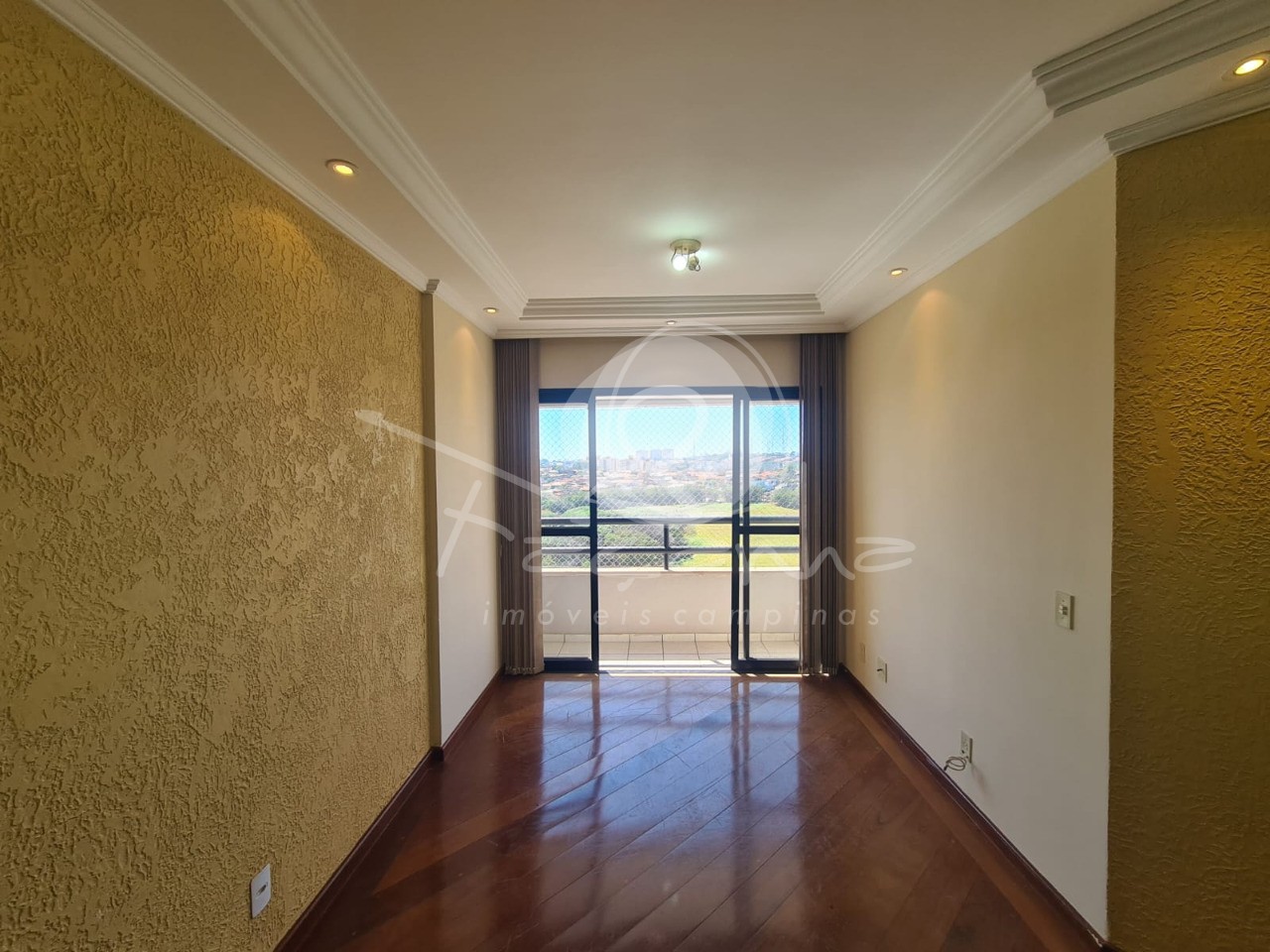 Apartamento à venda com 3 quartos, 77m² - Foto 1