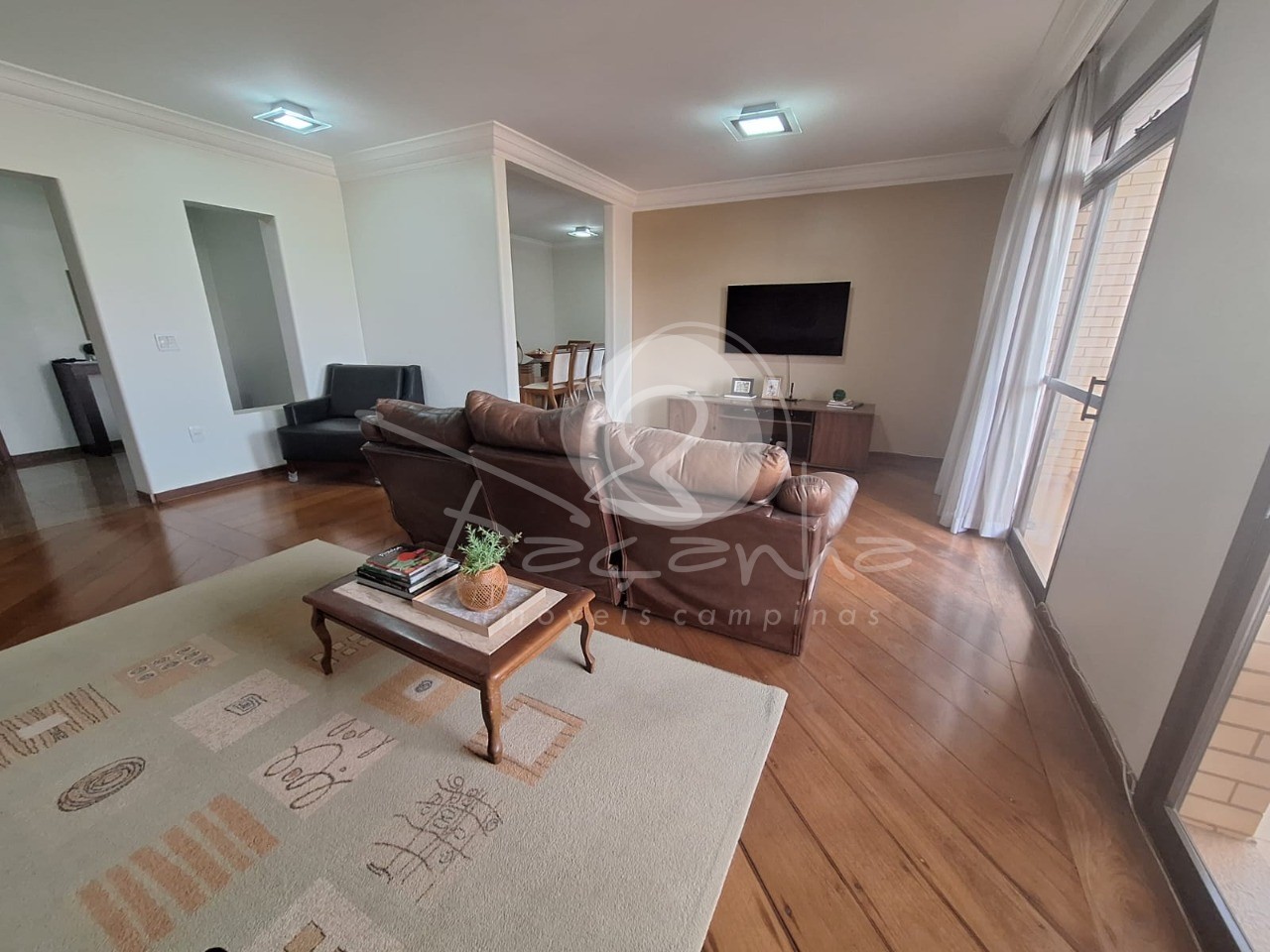 Apartamento, 3 quartos, 220 m² - Foto 1