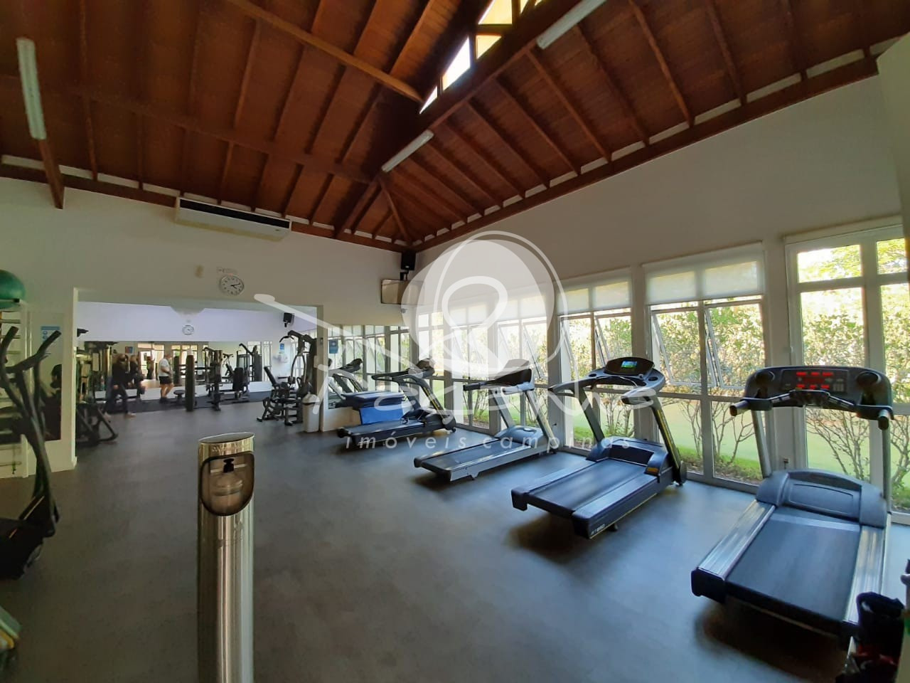 Casa de Condomínio para alugar com 4 quartos, 615m² - Foto 19