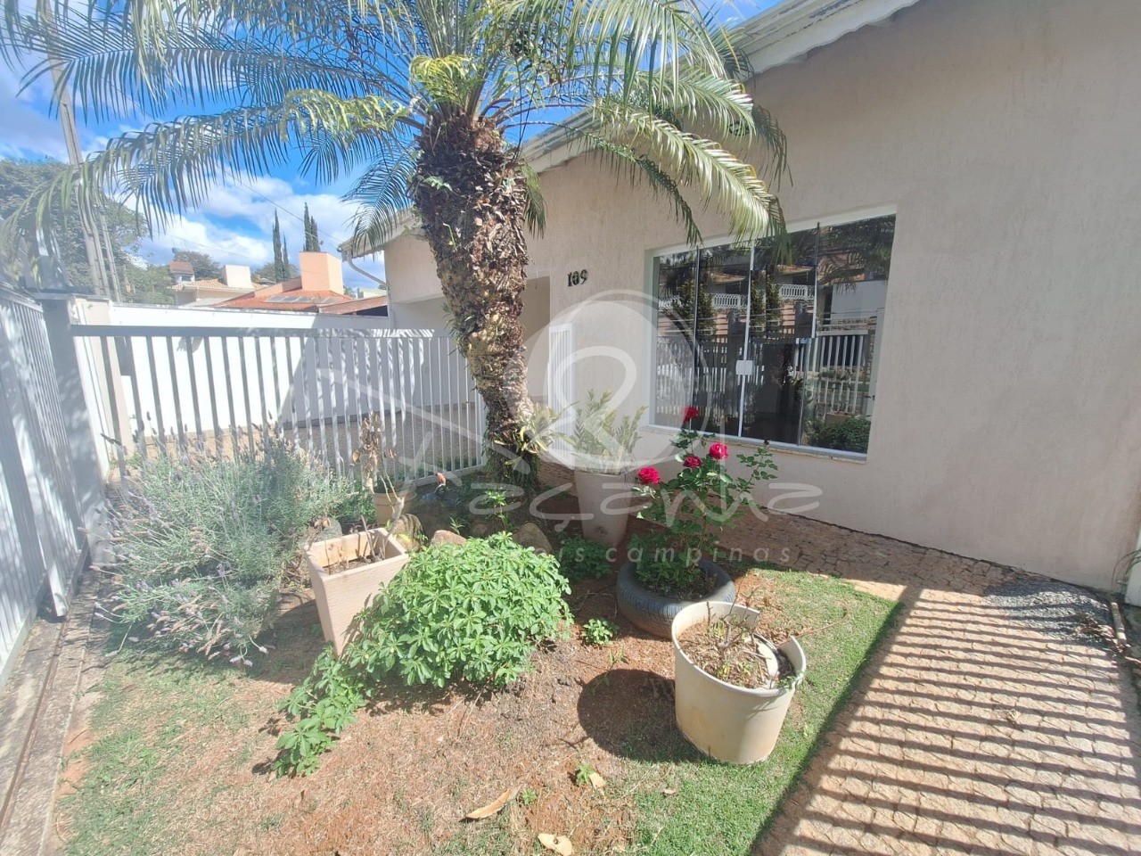 Casa de Condomínio à venda e aluguel com 3 quartos, 455m² - Foto 1