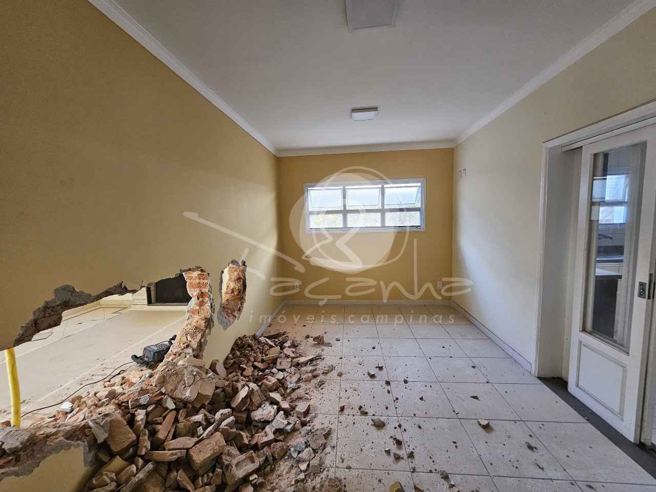 Casa de Condomínio à venda com 4 quartos, 290m² - Foto 3