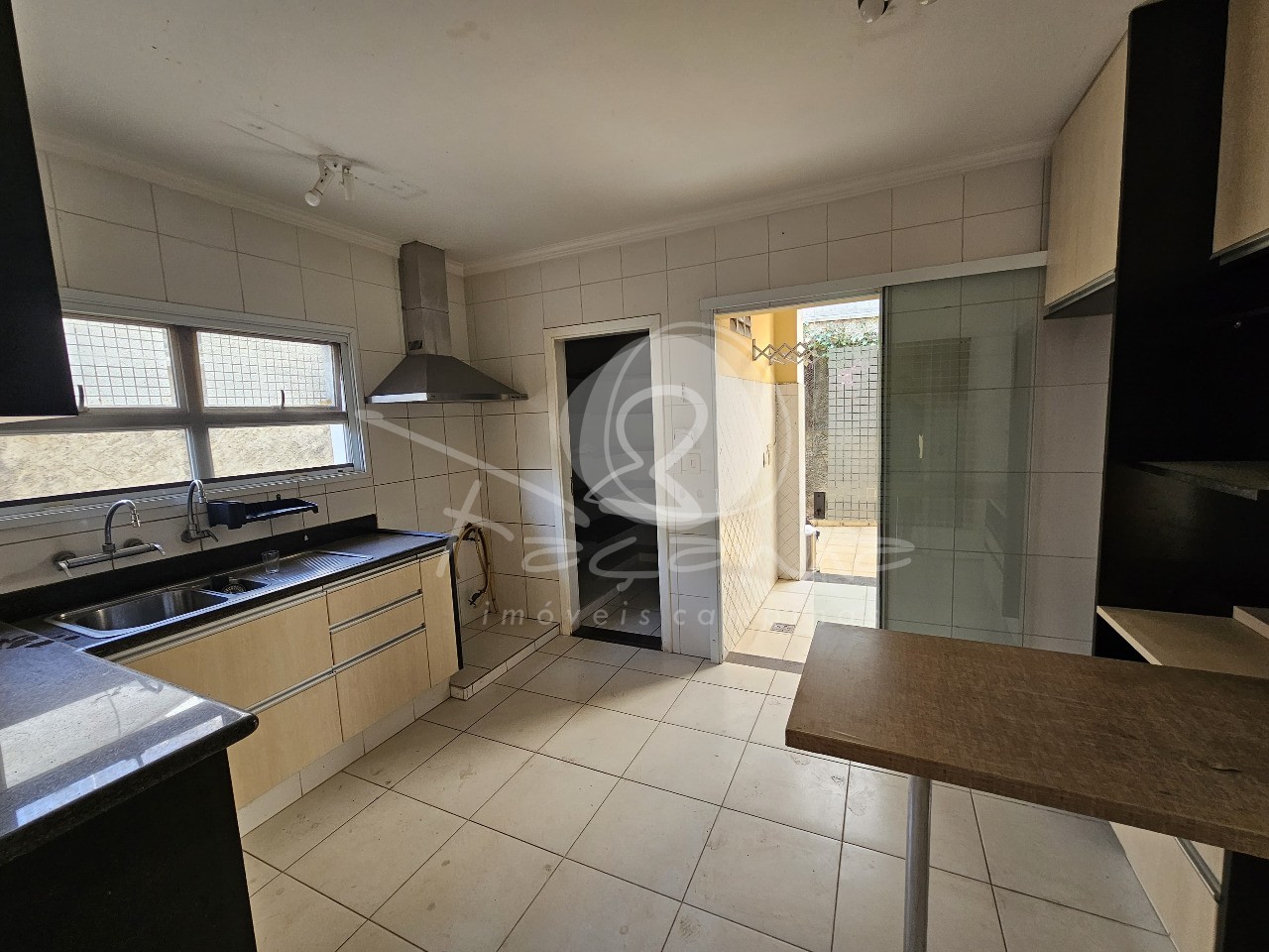 Casa de Condomínio à venda com 4 quartos, 290m² - Foto 15