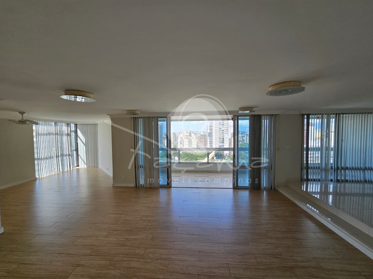 Apartamento, 3 quartos, 220 m² - Foto 1