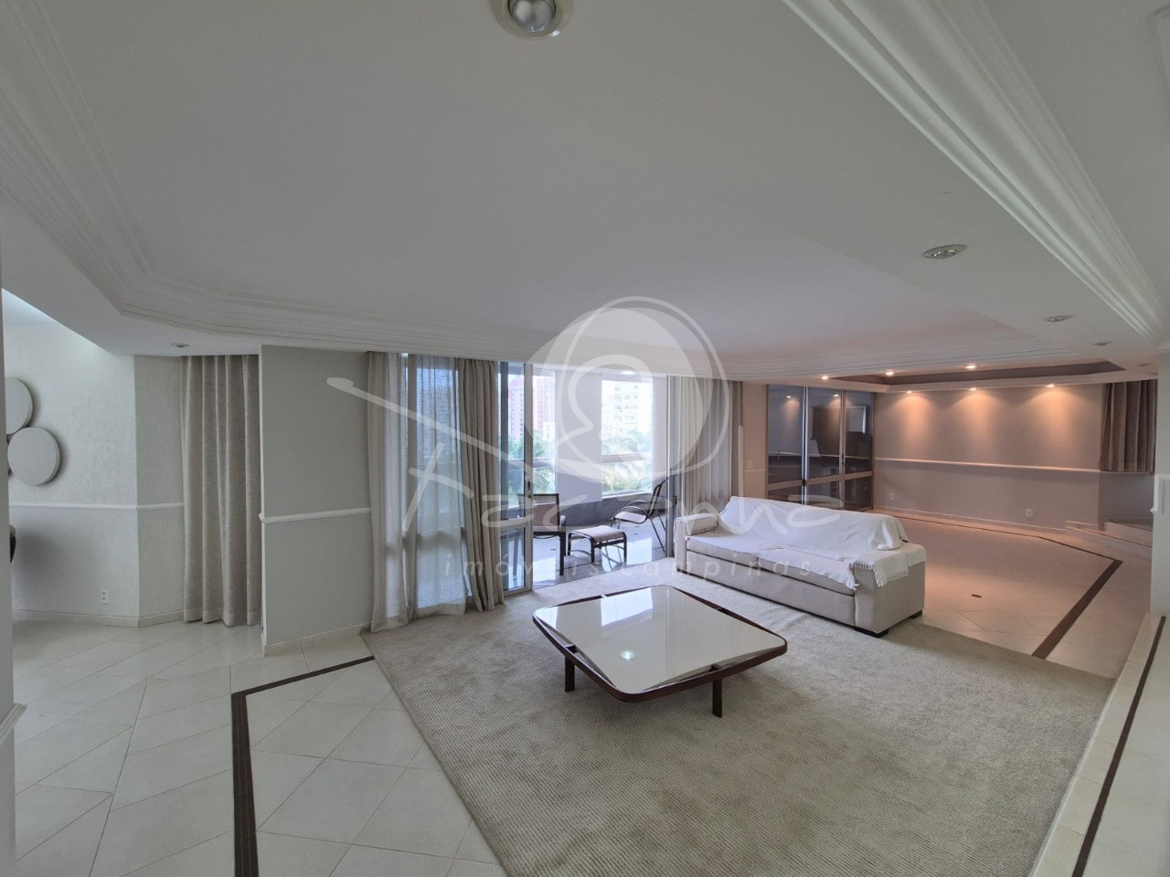 Apartamento, 3 quartos, 220 m² - Foto 1