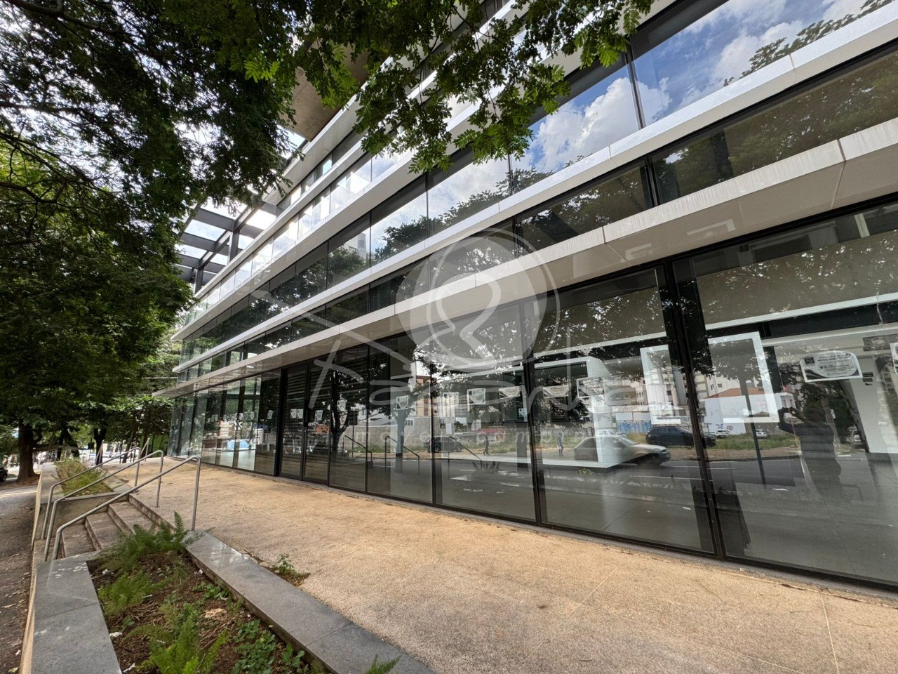 Prédio Inteiro, 1052 m² - Foto 1