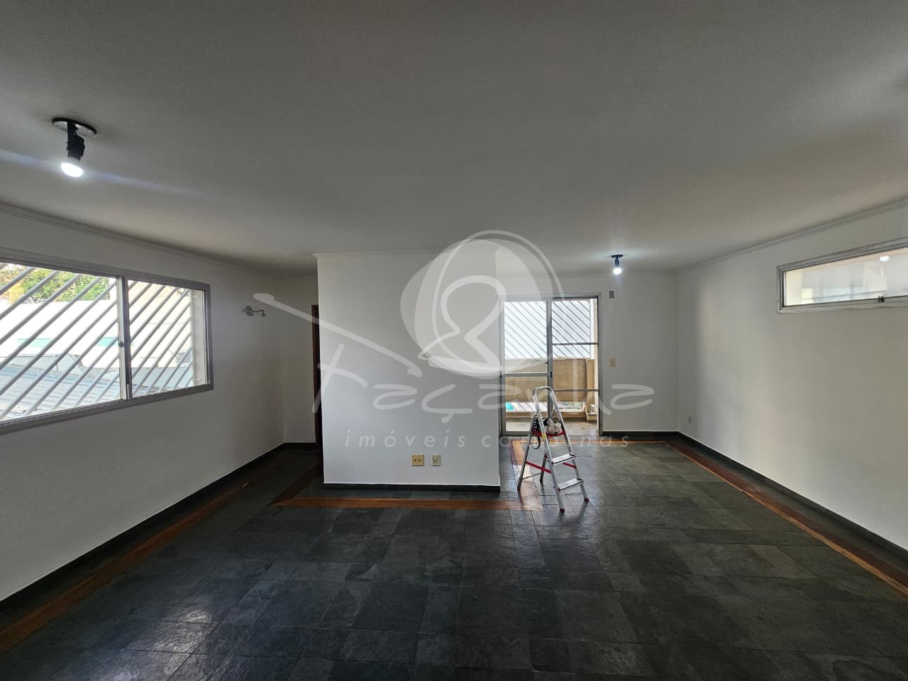 Apartamento, 3 quartos, 140 m² - Foto 1