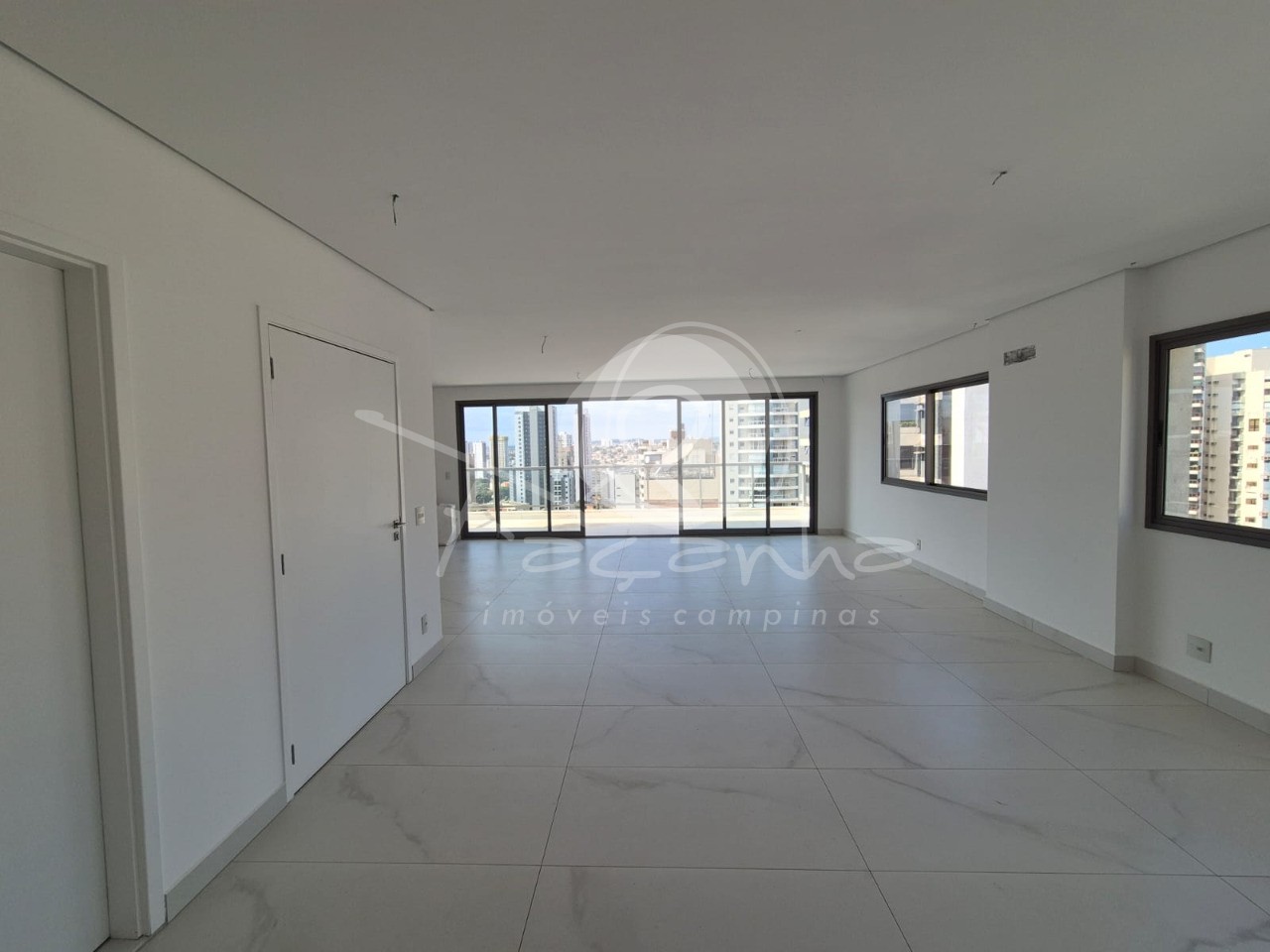 Cobertura, 3 quartos, 371 m² - Foto 2