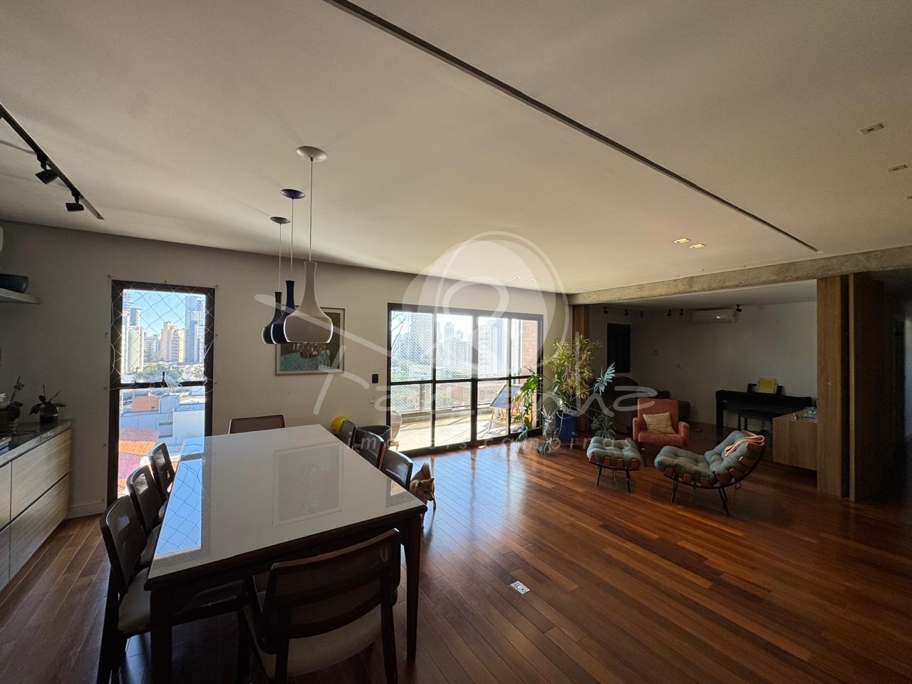 Apartamento, 3 quartos, 193 m² - Foto 1