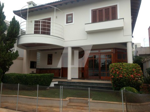 Casa de Condomínio para alugar com 3 quartos, 290m² - Foto 3