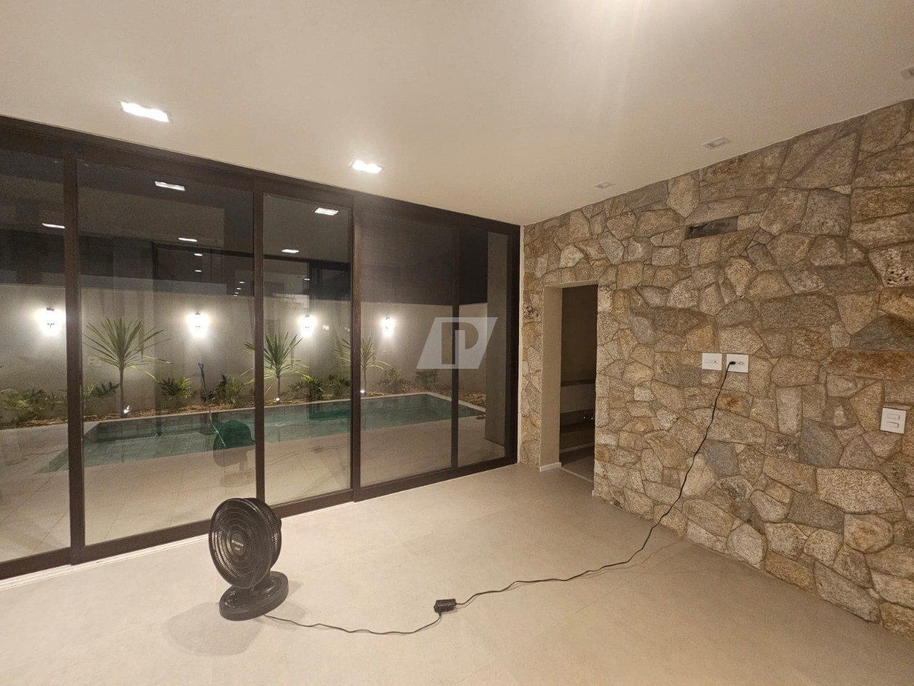 Casa de Condomínio à venda com 4 quartos, 295m² - Foto 5