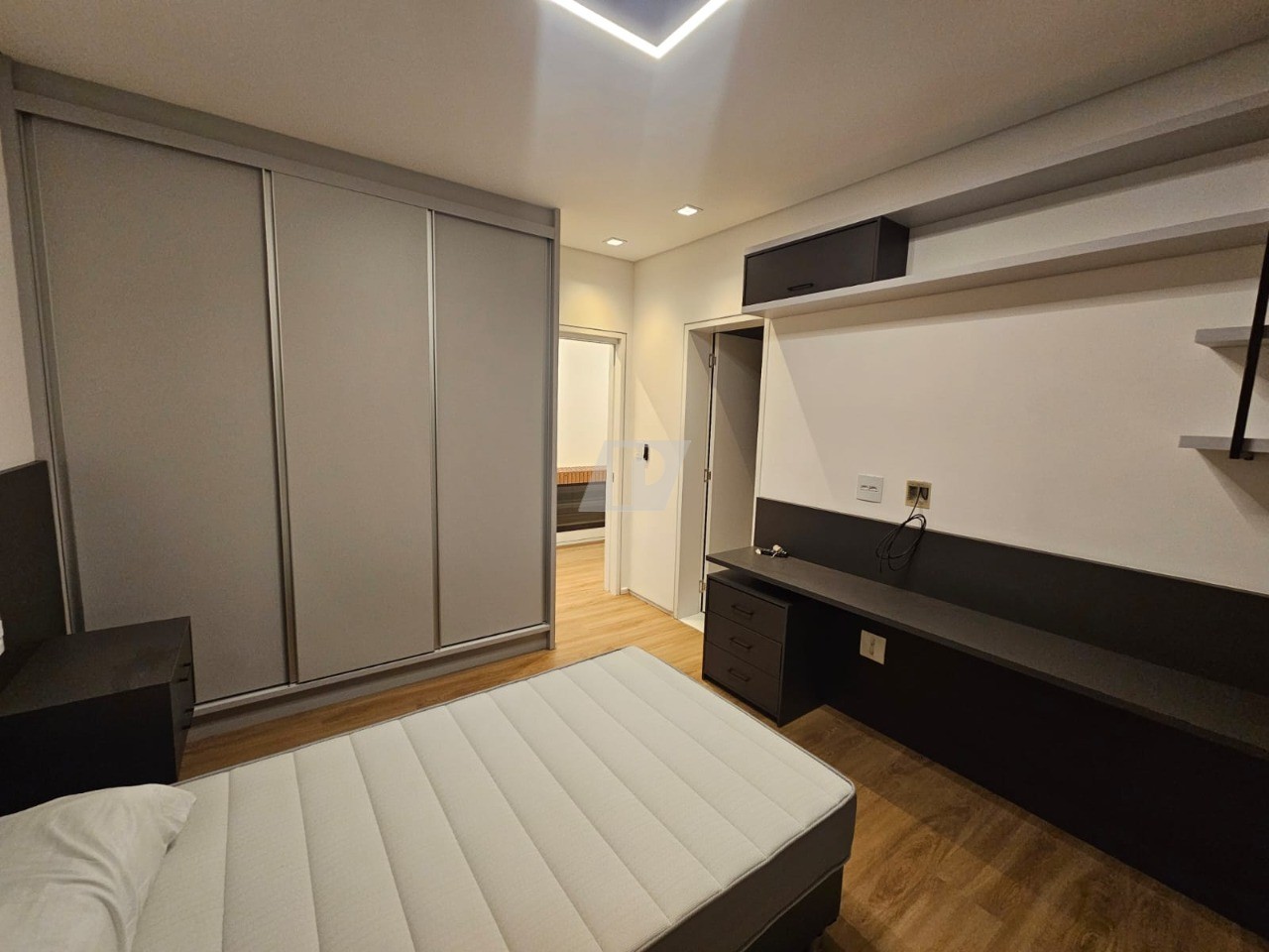 Casa de Condomínio à venda com 4 quartos, 295m² - Foto 25