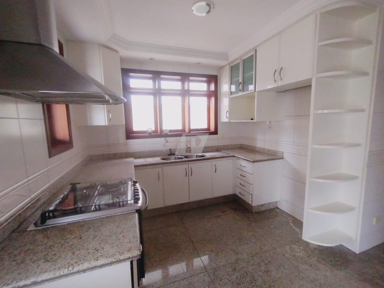 Casa de Condomínio para alugar com 3 quartos, 290m² - Foto 14