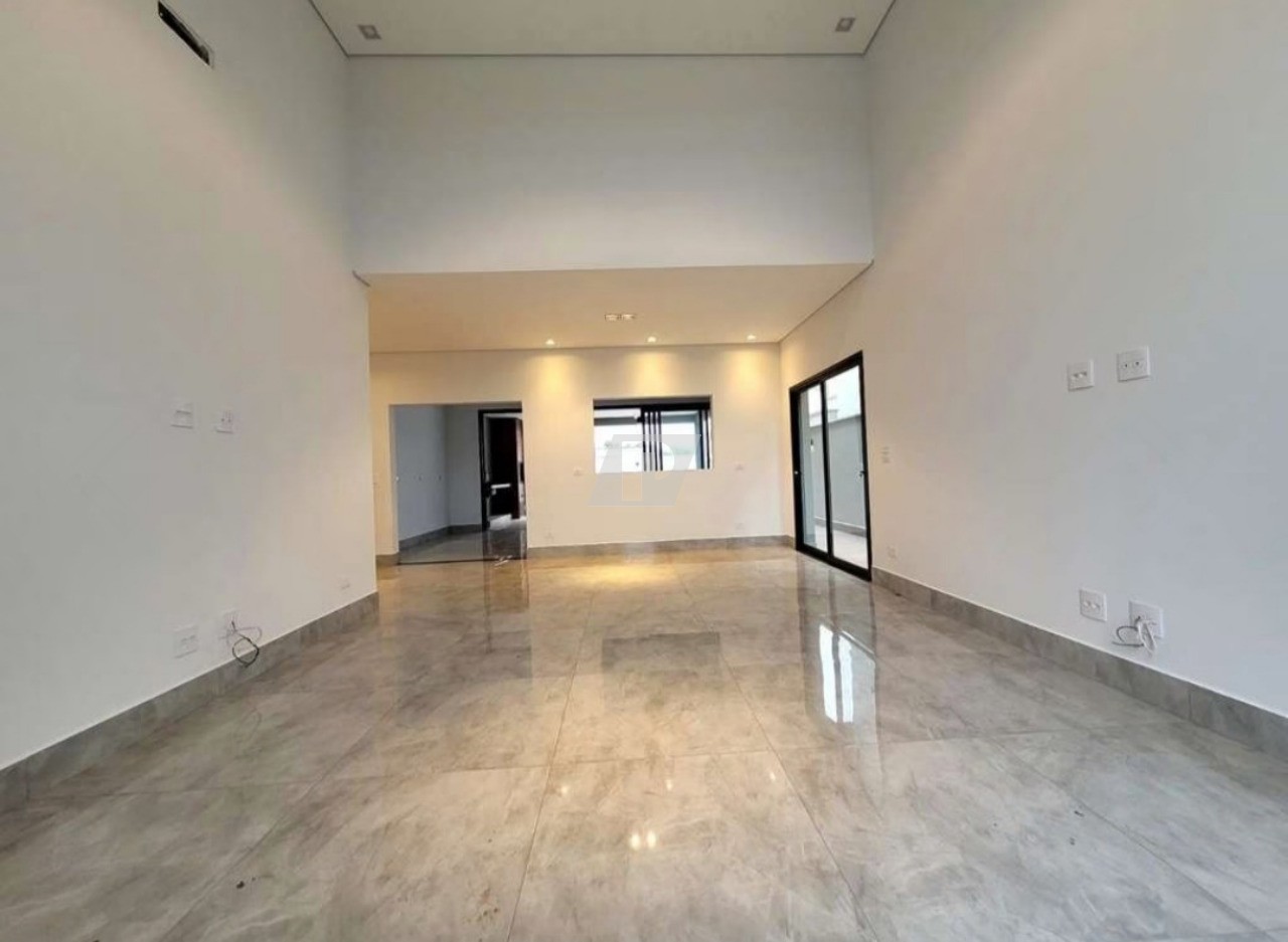 Casa de Condomínio à venda com 3 quartos, 235m² - Foto 2