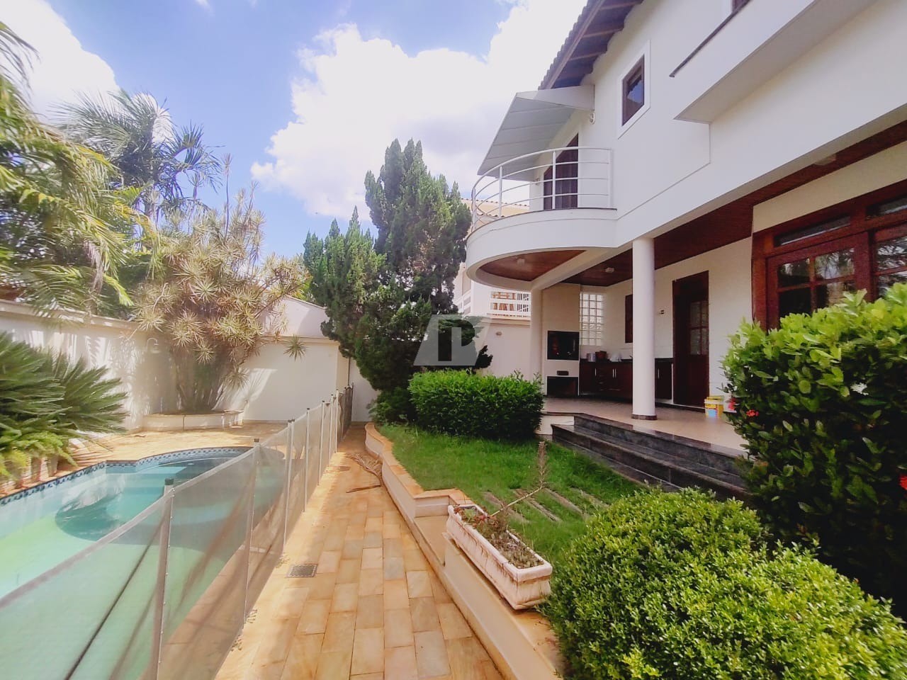 Casa de Condomínio para alugar com 3 quartos, 290m² - Foto 30