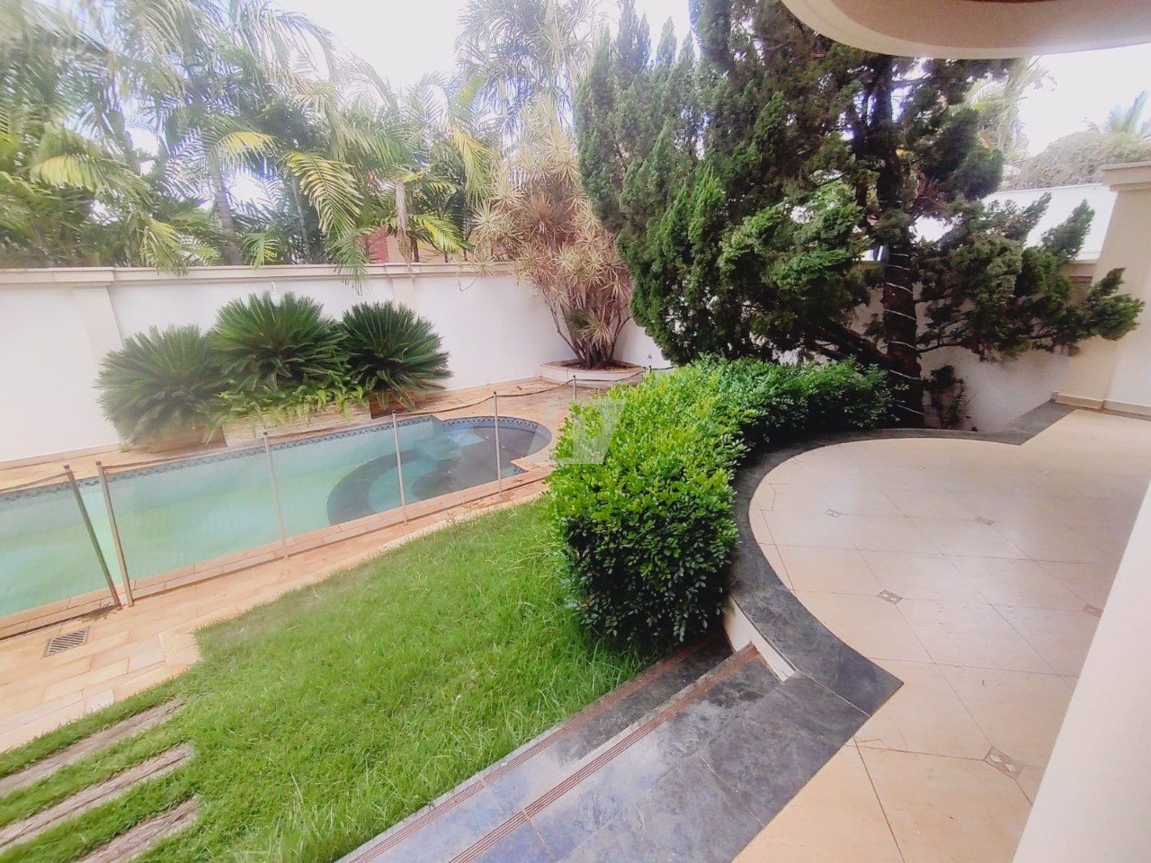 Casa de Condomínio para alugar com 3 quartos, 290m² - Foto 24