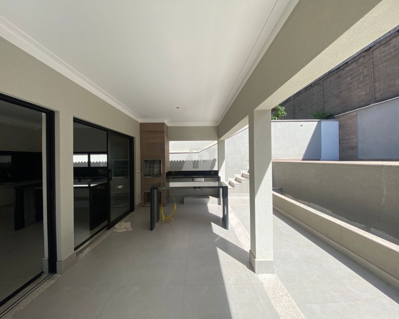 Casa de Condomínio à venda com 4 quartos, 243m² - Foto 4