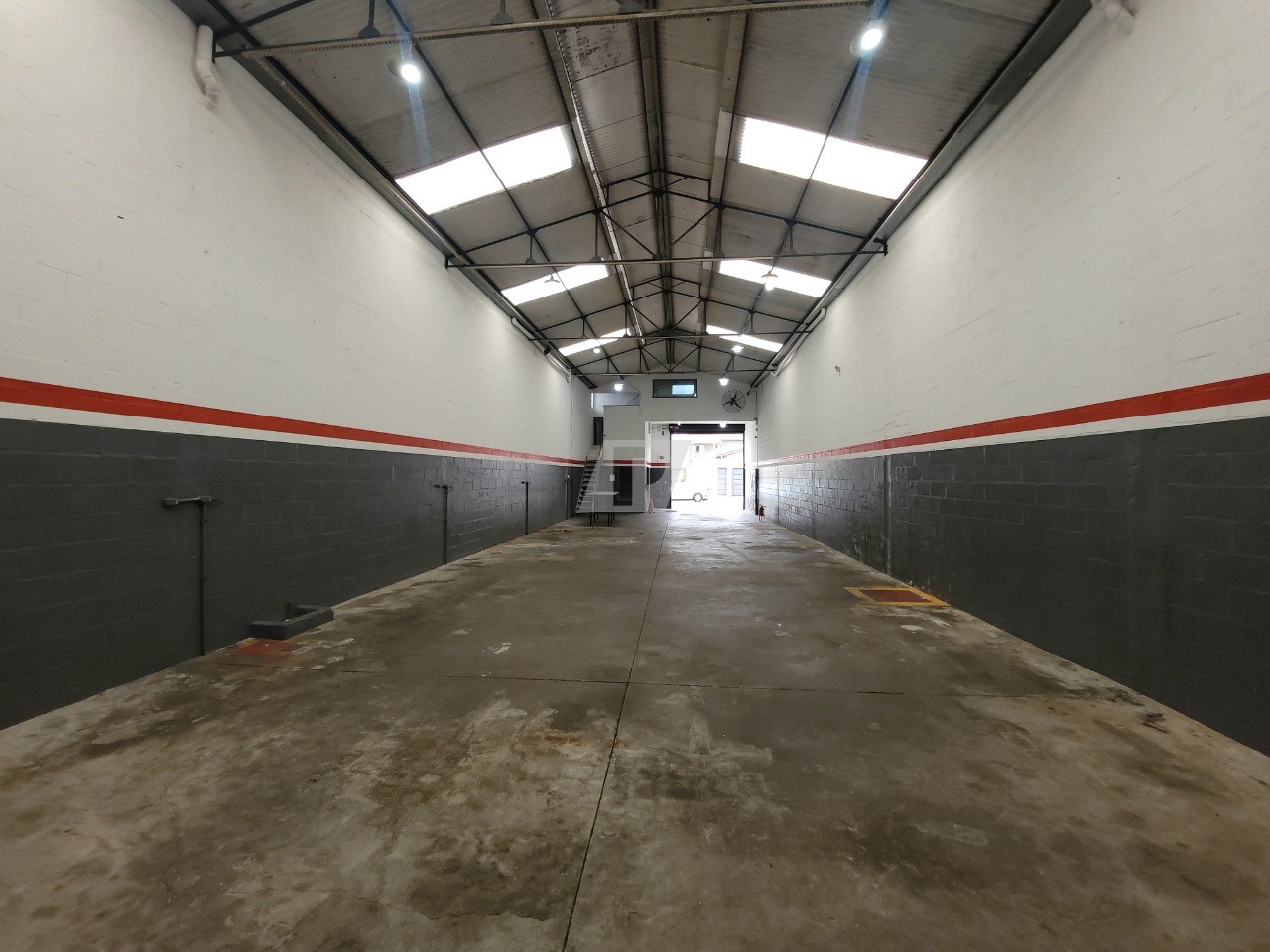 Depósito-Galpão, 263 m² - Foto 1