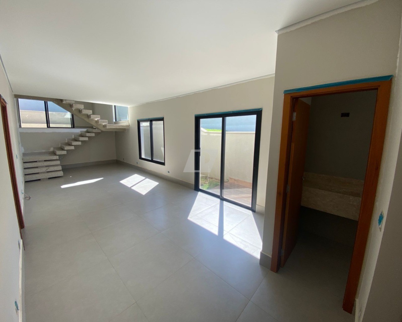 Casa de Condomínio à venda com 4 quartos, 243m² - Foto 17
