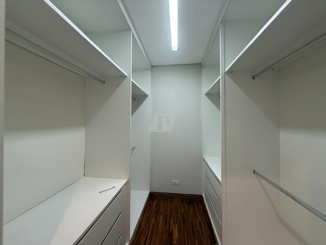 Casa de Condomínio para alugar com 4 quartos, 373m² - Foto 43