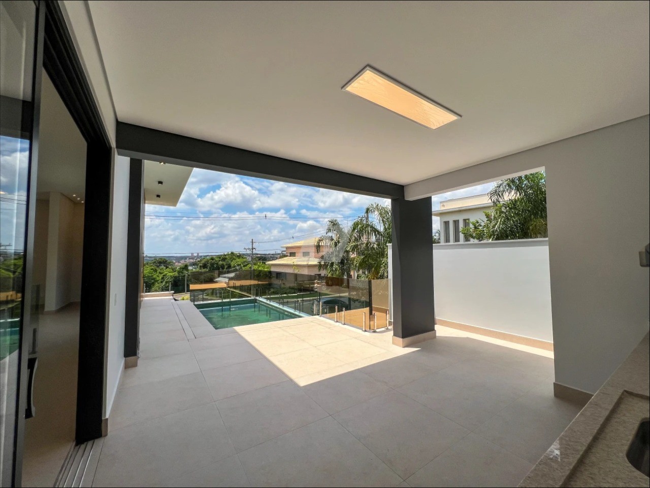 Casa de Condomínio à venda com 3 quartos, 222m² - Foto 6