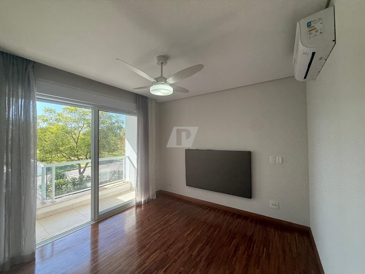 Casa de Condomínio para alugar com 4 quartos, 373m² - Foto 42