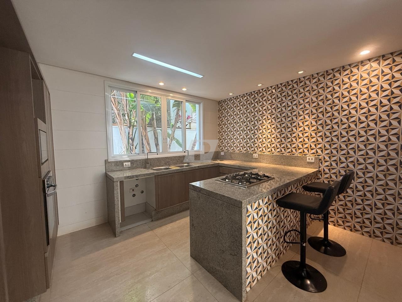 Casa de Condomínio para alugar com 4 quartos, 373m² - Foto 21