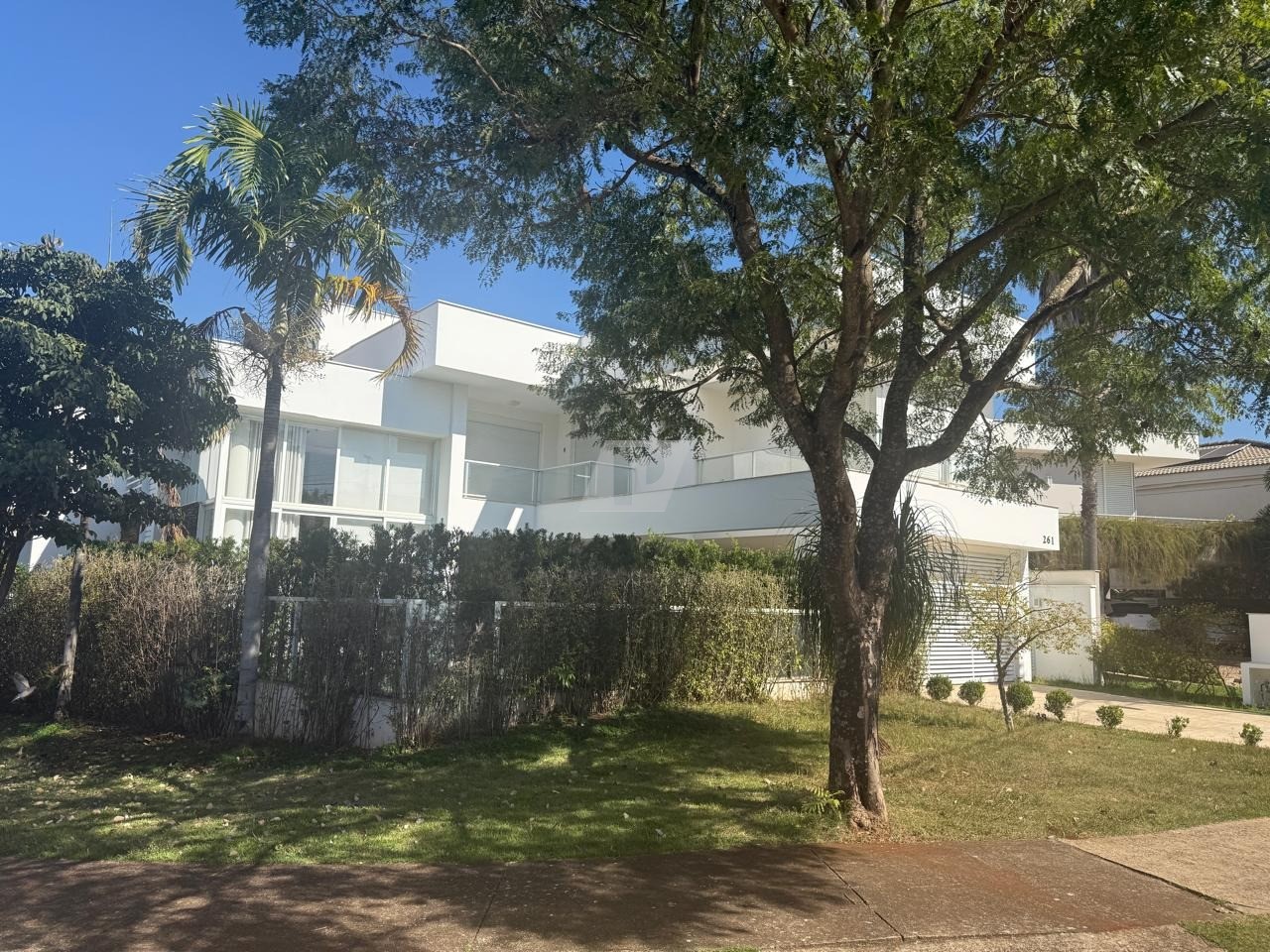 Casa de Condomínio para alugar com 4 quartos, 373m² - Foto 57