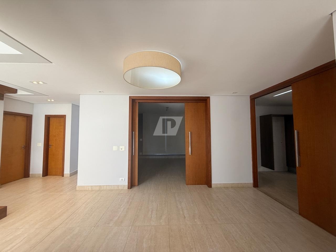 Casa de Condomínio para alugar com 4 quartos, 373m² - Foto 18
