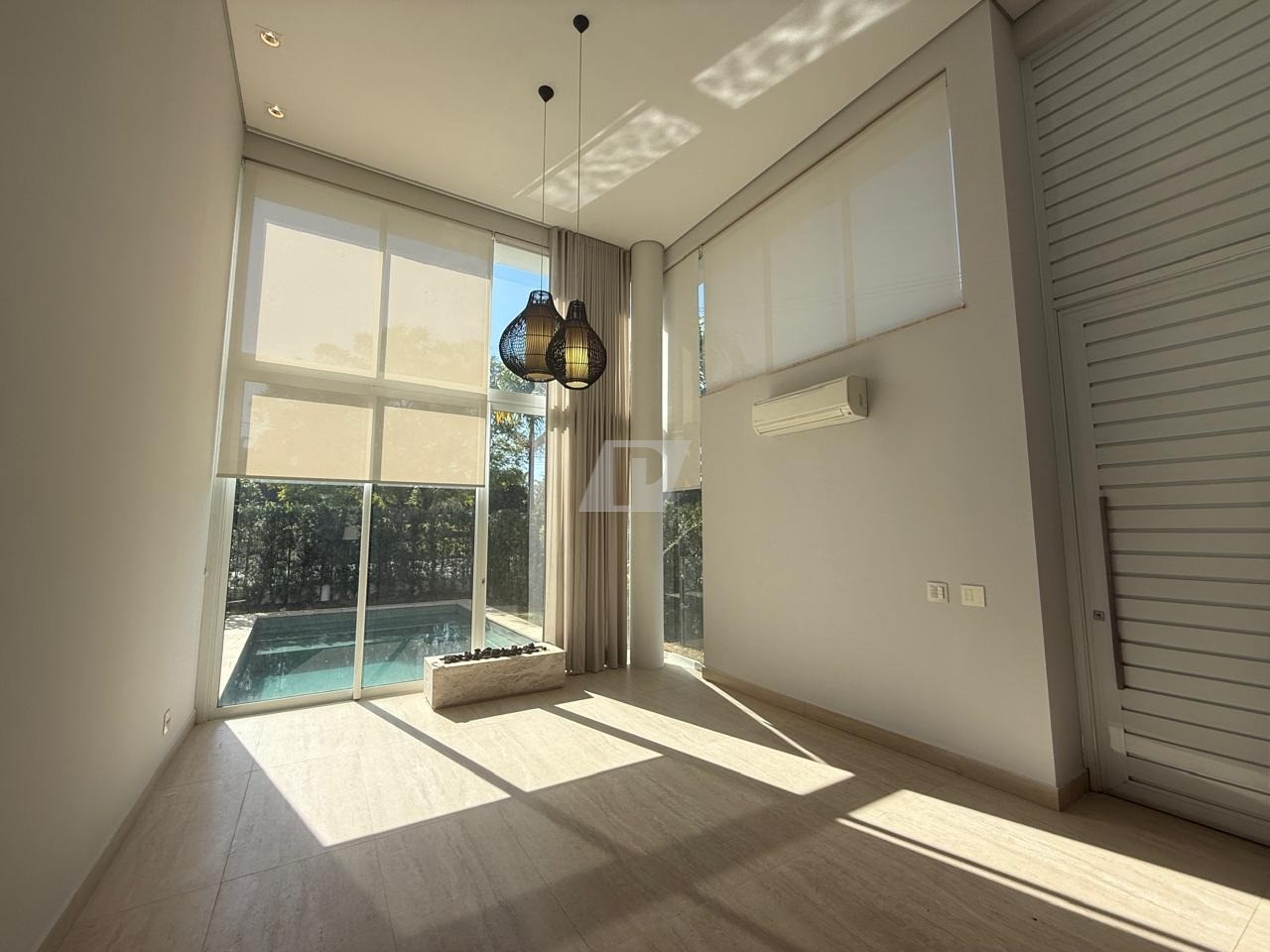 Casa de Condomínio para alugar com 4 quartos, 373m² - Foto 13